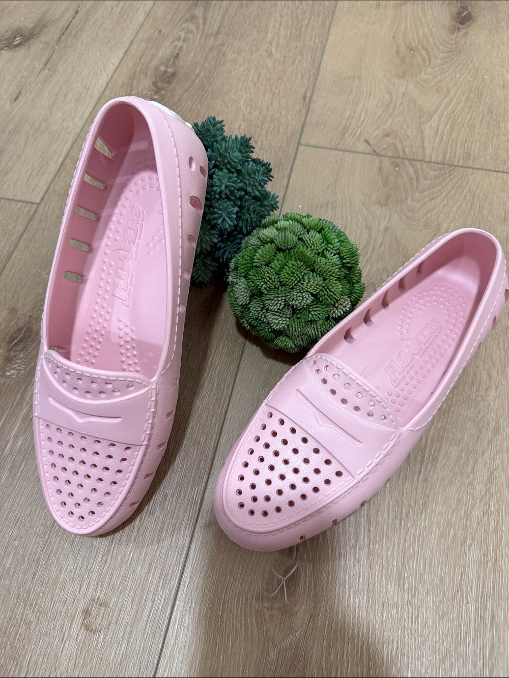 Floafers Pink Women's Casual Slip-On Loafers - 9